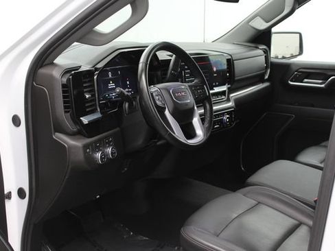 Used 2024 GMC Sierra 1500 SLT AWD/4WD image 15