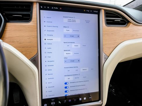 Used 2019 Tesla Model X 75D image 33