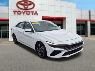 Used 2025 Hyundai Elantra SEL FWD video 1