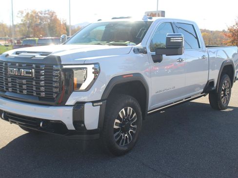 New 2026 GMC Sierra 2500 Denali Ultimate image 3