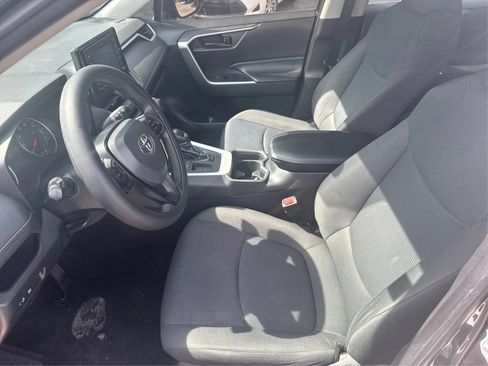 Used 2020 Toyota RAV4 LE FWD image 17