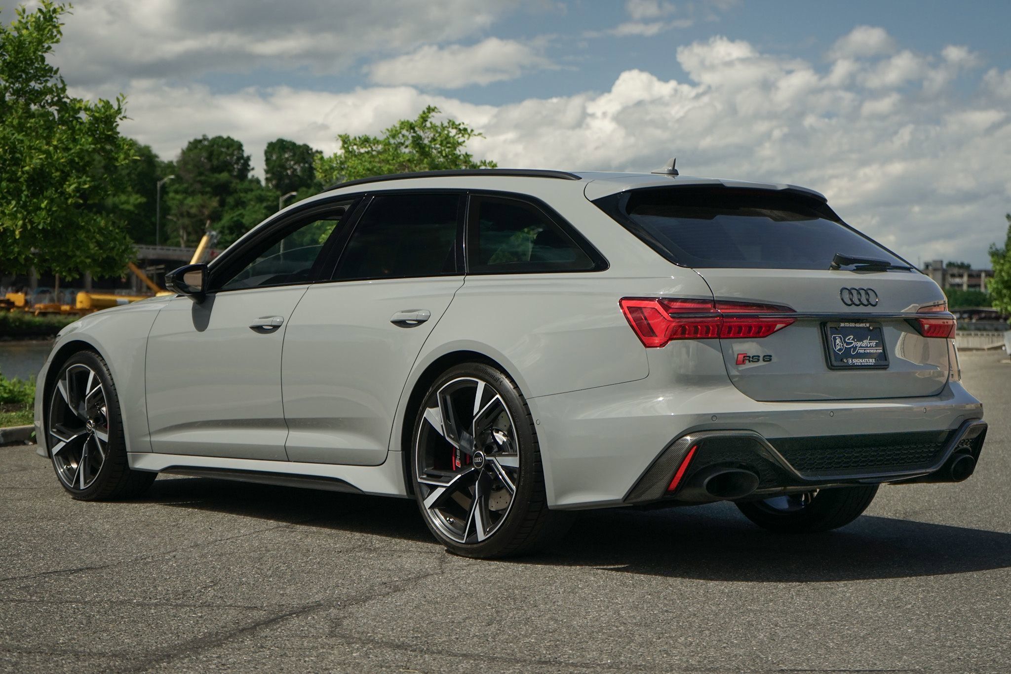 Used 2022 Audi RS 6 AWD/4WD image 3