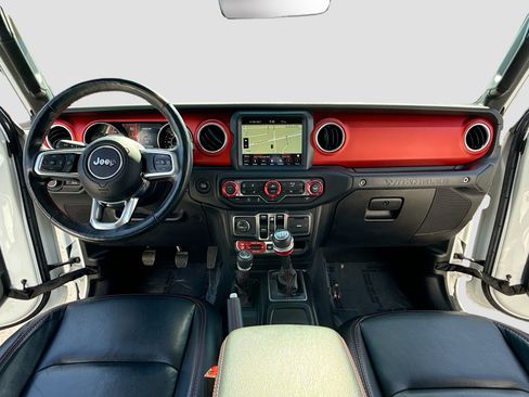 Used 2019 Jeep Wrangler Unlimited Rubicon AWD/4WD image 3