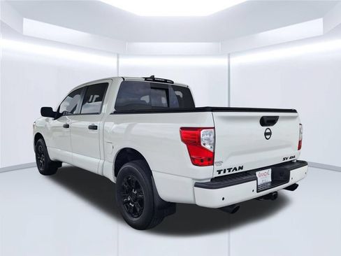 Used 2024 Nissan Titan SV AWD/4WD image 9