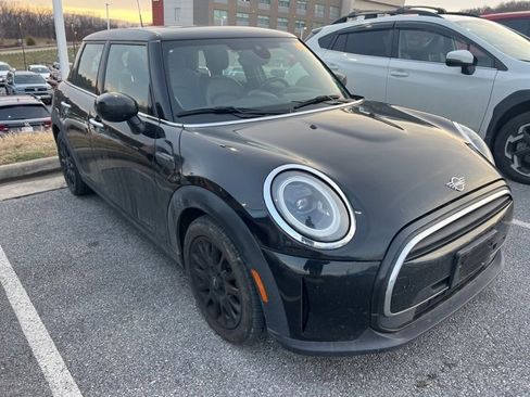 Used 2022 MINI Cooper 4-Door Hardtop image 5