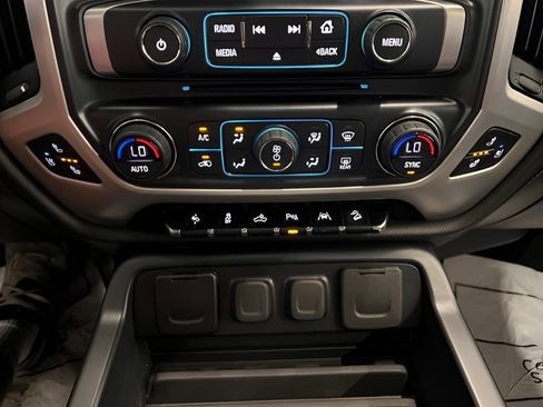 Used 2018 GMC Sierra 1500 SLT AWD/4WD image 23