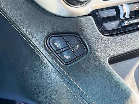 Used 2020 GMC Yukon SLT w/ Open Road Package RWD image 21