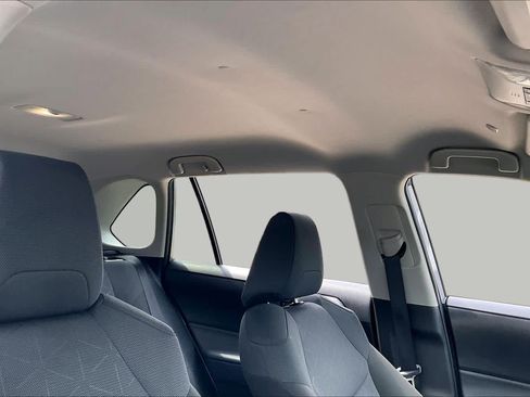 Used 2025 Toyota RAV4 XLE FWD image 27