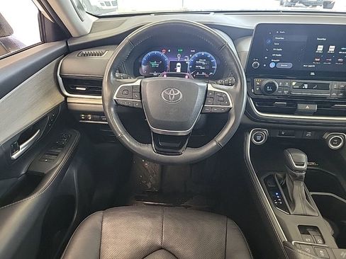 Used 2024 Toyota Grand Highlander Platinum image 14