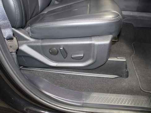 Used 2024 Ford Expedition Max XLT image 23