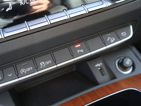 Used 2023 Audi Q5 2.0T Premium Plus w/ Premium Plus Package image 33