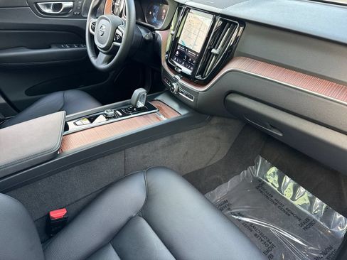 Certified 2023 Volvo XC60 T8 Plus AWD/4WD image 15