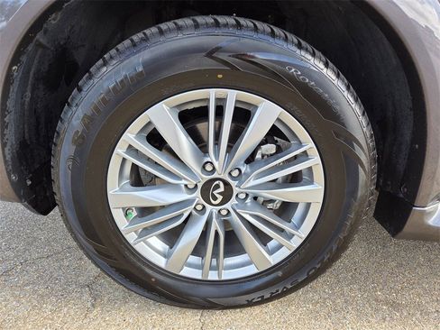 Used 2024 INFINITI QX80 Luxe image 29