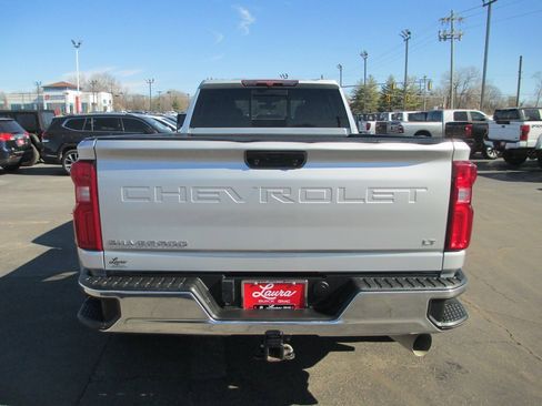Used 2022 Chevrolet Silverado 3500 LT w/ Convenience Package image 6