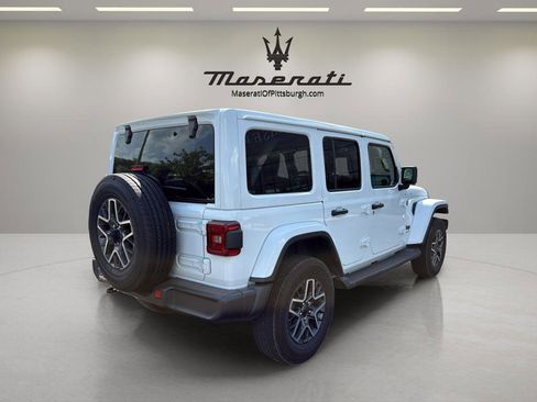 Used 2026 Jeep Wrangler Unlimited Sahara AWD/4WD image 5