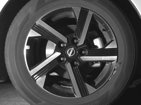 Used 2025 Nissan Sentra SV FWD image 16