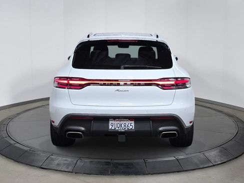 Certified 2025 Porsche Macan AWD/4WD image 6