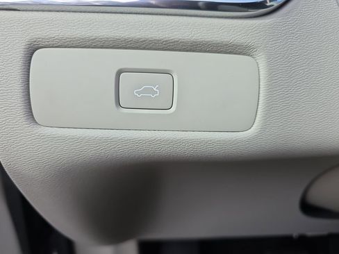 New 2026 Volvo XC60 B5 Ultra w/ Protection Package Premier image 35