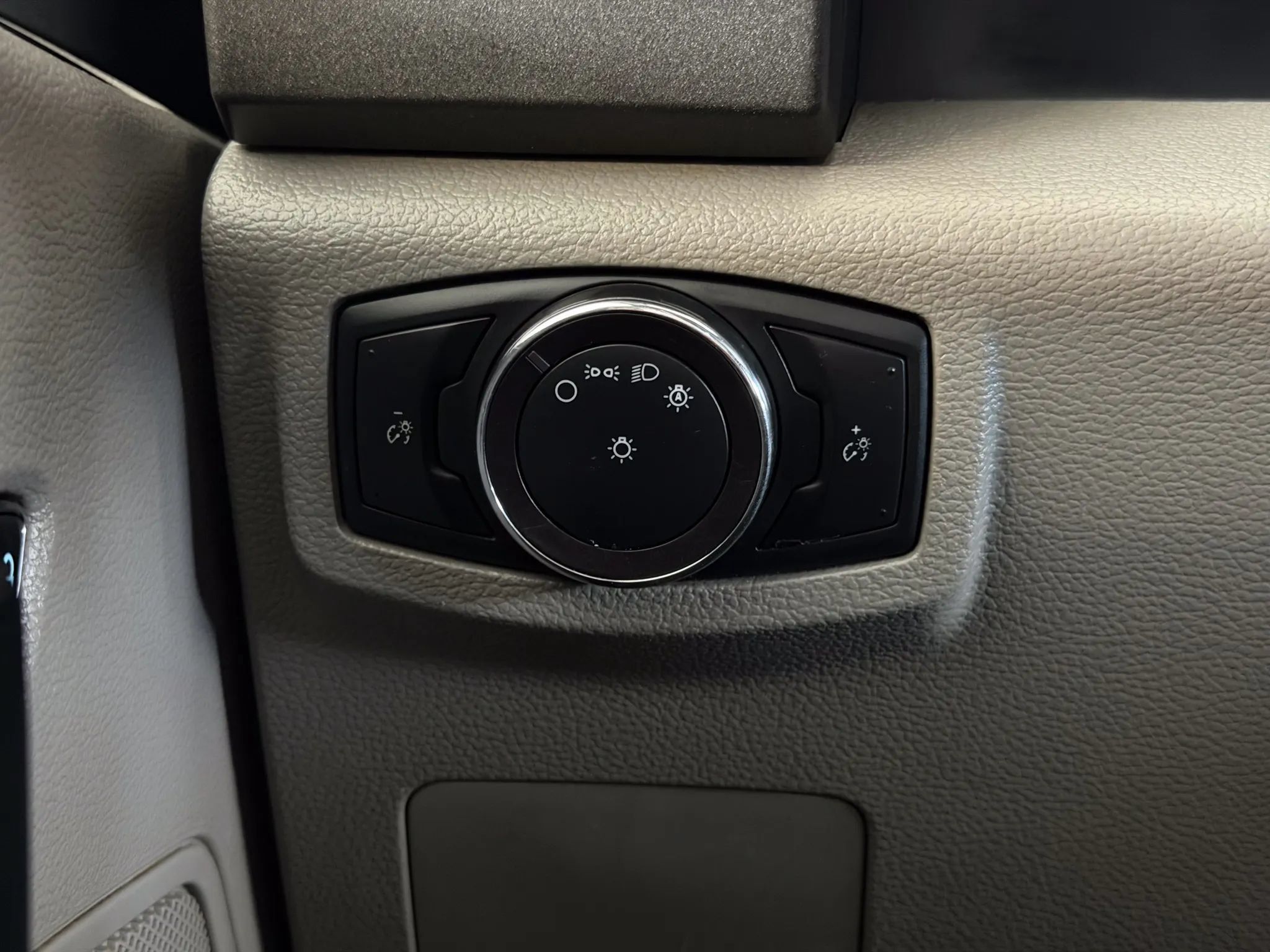Used 2019 Ford F550 4x4 Regular Cab Super Duty image 27