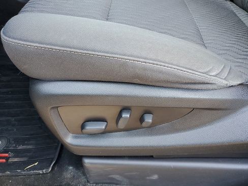 Used 2018 GMC Yukon SLE image 6