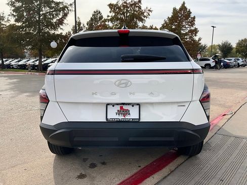 Used 2025 Hyundai Kona SEL image 7