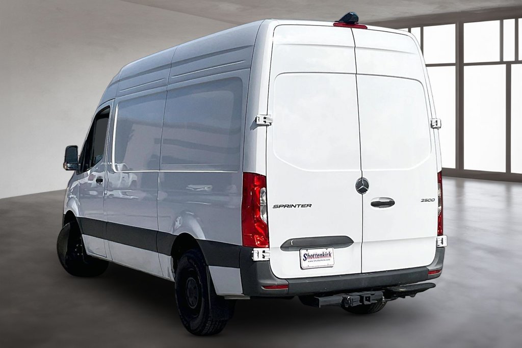 Used 2025 Mercedes-Benz Sprinter 2500 image 4