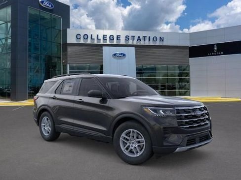 New 2026 Ford Explorer Active RWD image 7