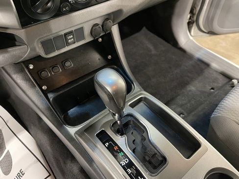 Used 2014 Toyota Tacoma 4x4 Access Cab V6 image 10