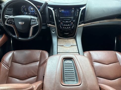 Used 2020 Cadillac Escalade Premium Luxury AWD/4WD image 3