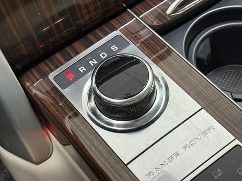 Used 2017 Land Rover Range Rover HSE image 28
