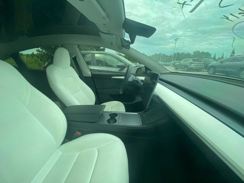 Used 2023 Tesla Model Y Long Range AWD/4WD image 7