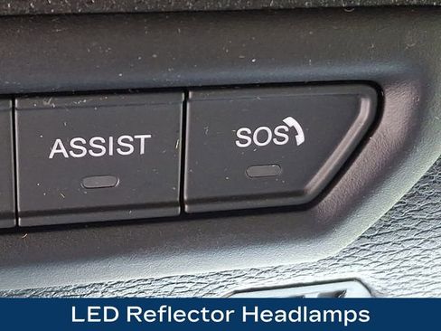Used 2019 Jeep Wrangler Unlimited Sahara AWD/4WD image 18