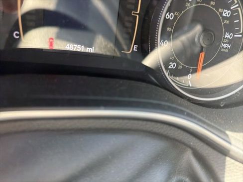 Used 2021 Jeep Cherokee Latitude FWD image 1