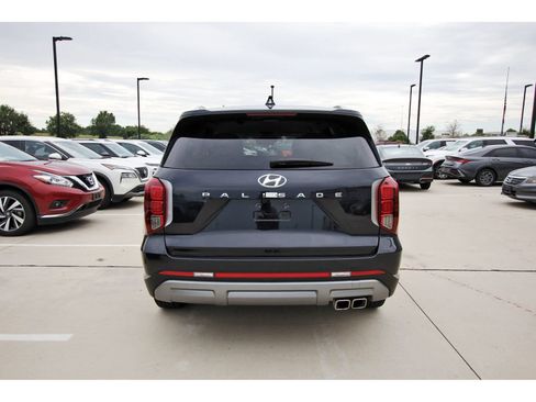 Certified 2025 Hyundai Palisade SEL FWD image 8