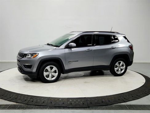 Used 2018 Jeep Compass Latitude w/ Popular Equipment Group image 5