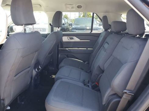 Used 2025 Ford Explorer Active RWD image 13