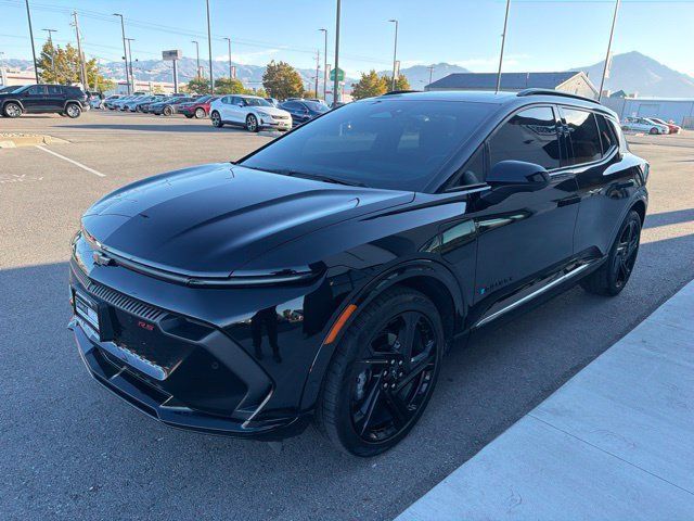 Used 2024 Chevrolet Equinox EV RS FWD image 3
