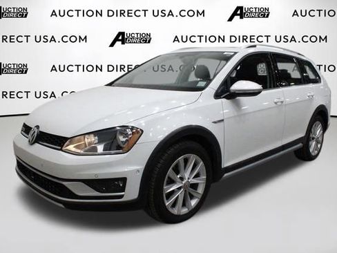 Used 2017 Volkswagen Golf Alltrack SE image 1