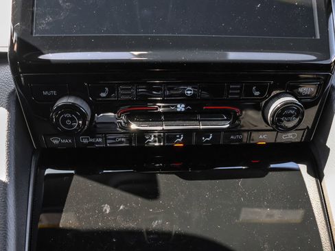 New 2025 Jeep Grand Cherokee L Limited w/ Black Appearance Package image 27