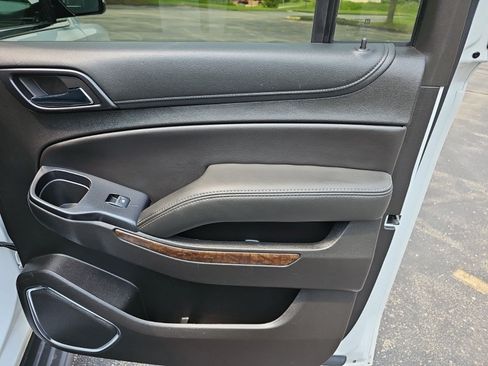 Used 2018 Chevrolet Suburban LS AWD/4WD image 16