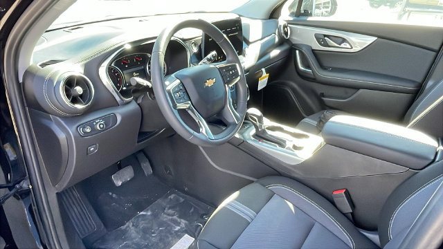 New 2026 Chevrolet Blazer LT w/ Convenience Package FWD image 11