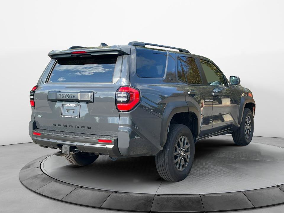 Used 2026 Toyota 4Runner SR5 RWD image 7