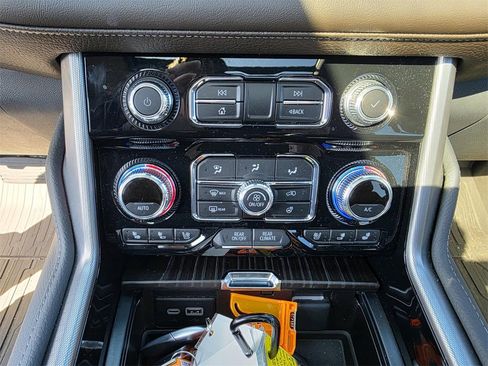 Used 2024 GMC Yukon Denali w/ Denali Reserve Package image 21