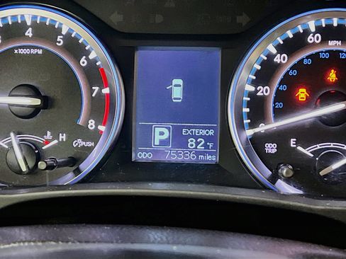 Used 2016 Toyota Highlander Plus FWD image 22