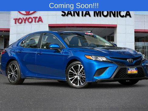 Used 2018 Toyota Camry SE FWD image 1
