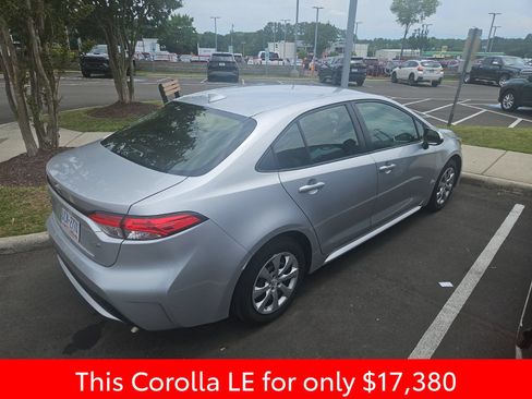 Used 2020 Toyota Corolla LE FWD image 16