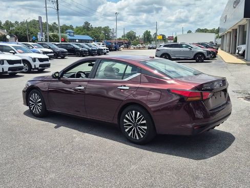 Used 2024 Nissan Altima 2.5 SV FWD image 4