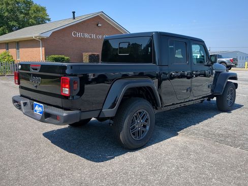 New 2025 Jeep Gladiator Sport image 3