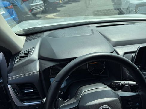 Used 2025 Nissan Rogue SV FWD image 35