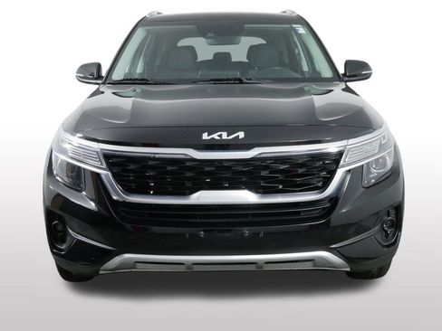 Used 2023 Kia Seltos S w/ Navigation Package FWD image 4